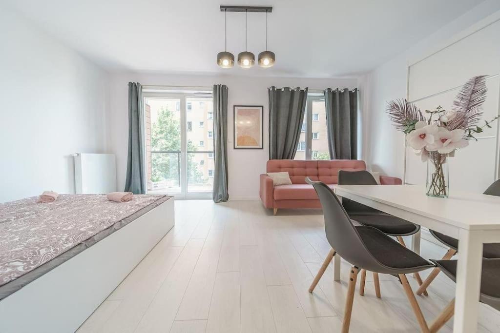 Urbannestgroup - Sienna 65 Apartment Warsawa Bagian luar foto